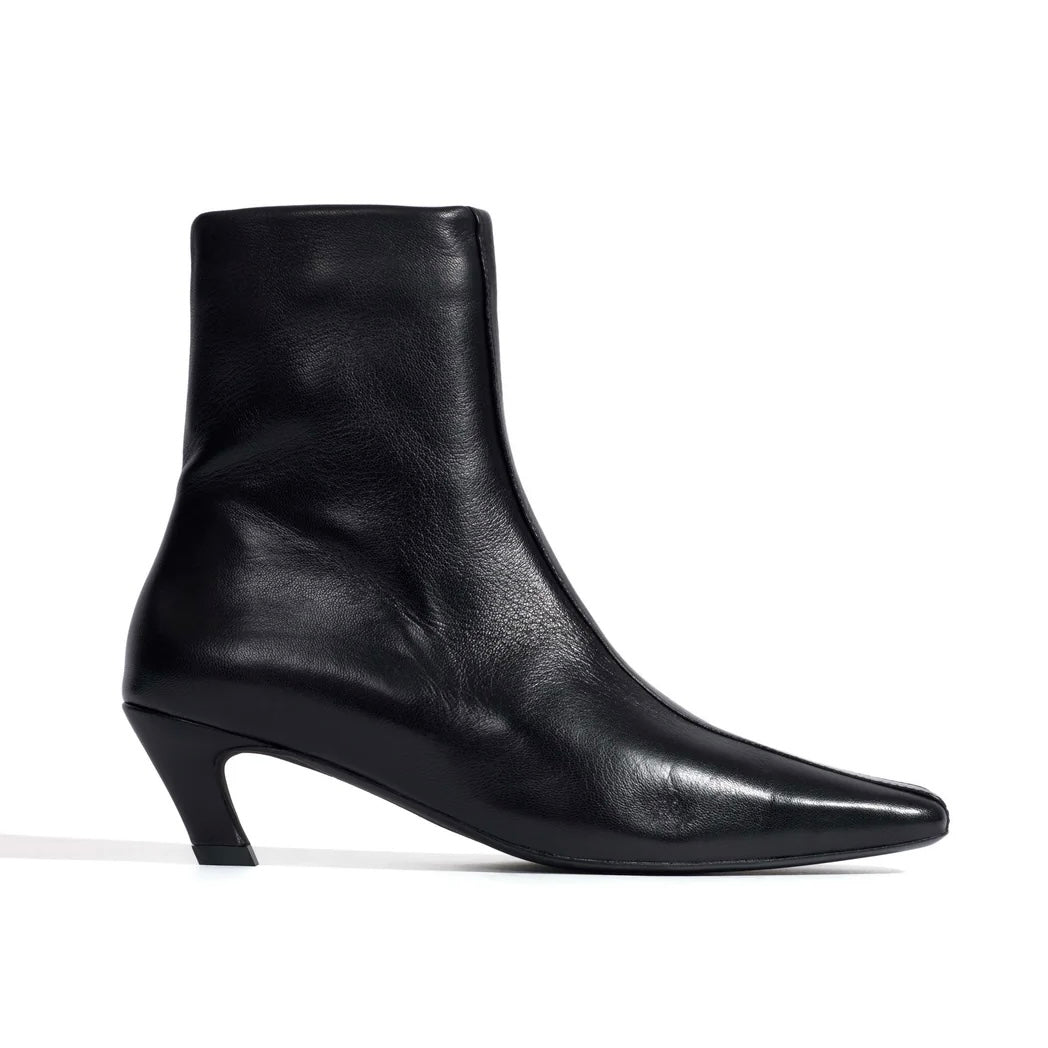 Leyla Shiny Lamb, Black