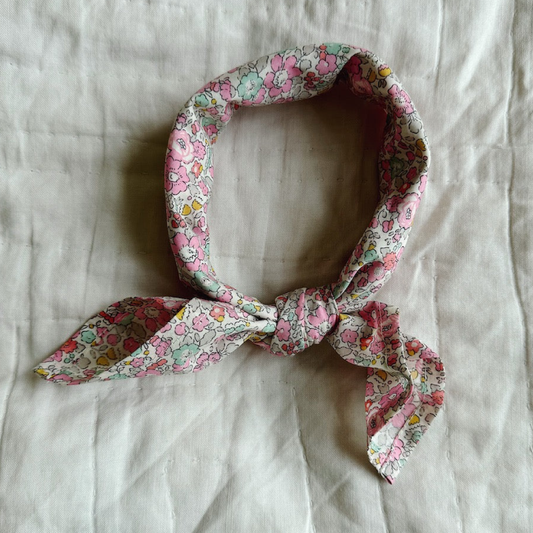 Eddie Scarf, Pink Betsy