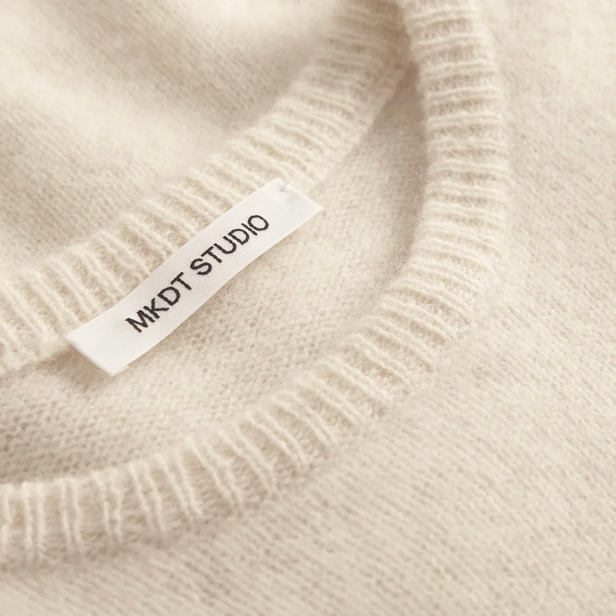 Kally Yak Strik, Ivory
