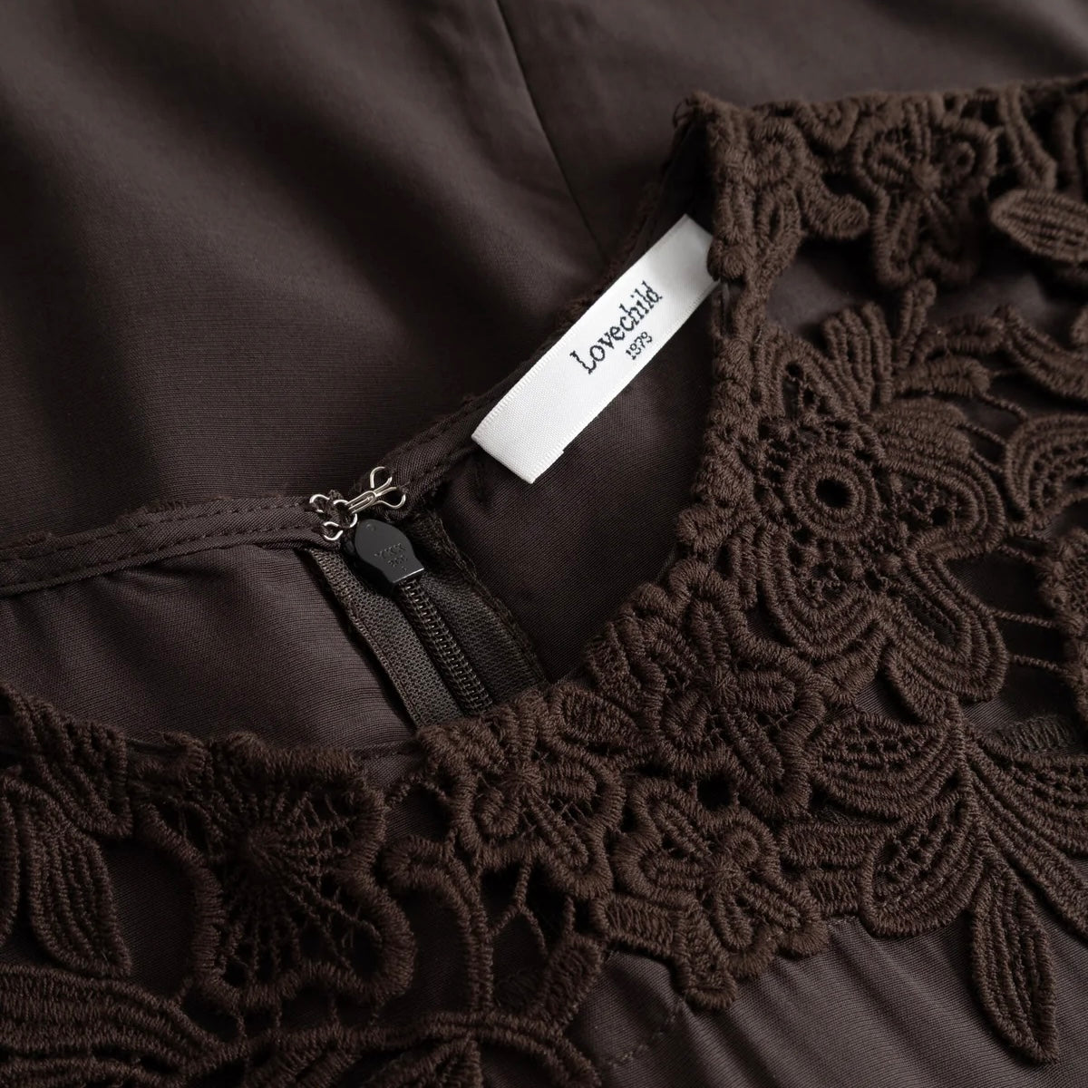 Avina Top, Chestnut