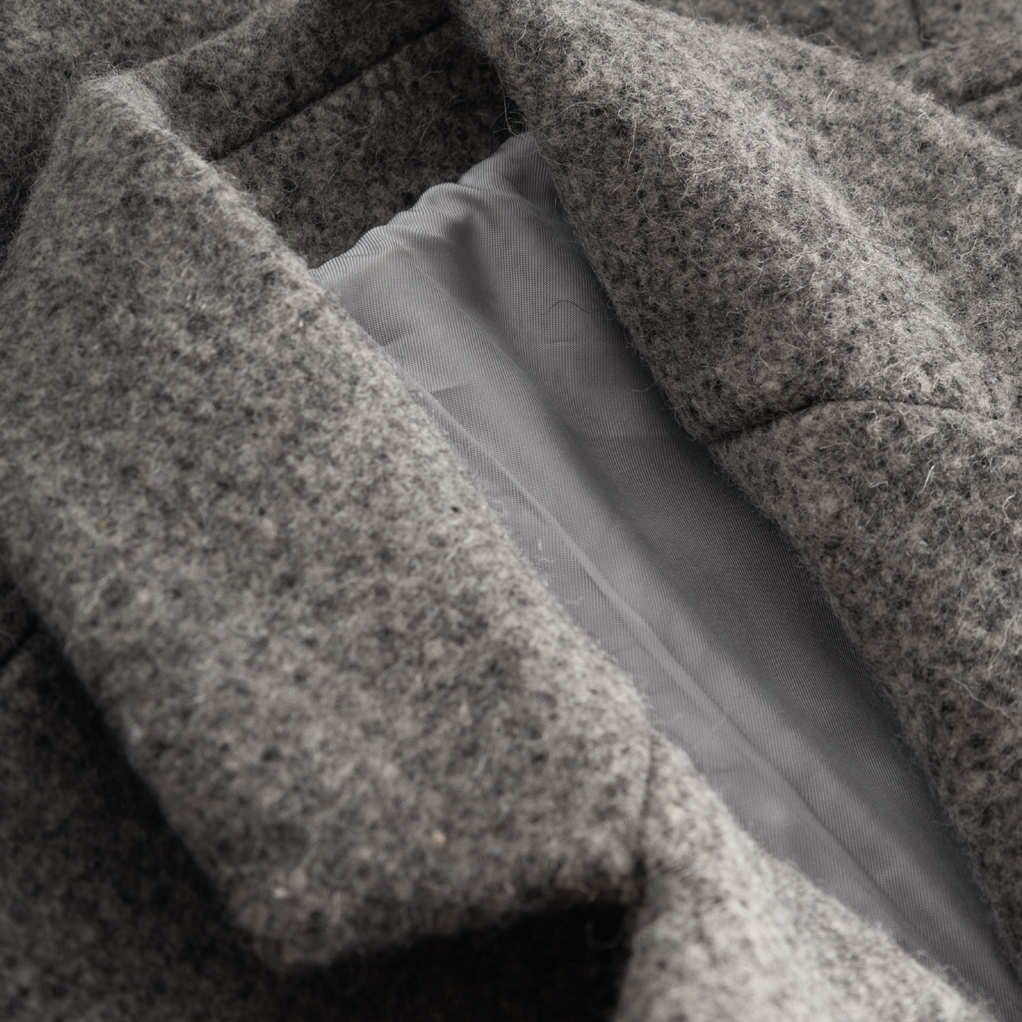 Roxanna Blazer, Seal