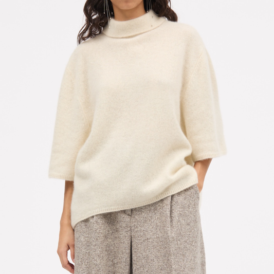 Kolly Yak Strik, Ivory