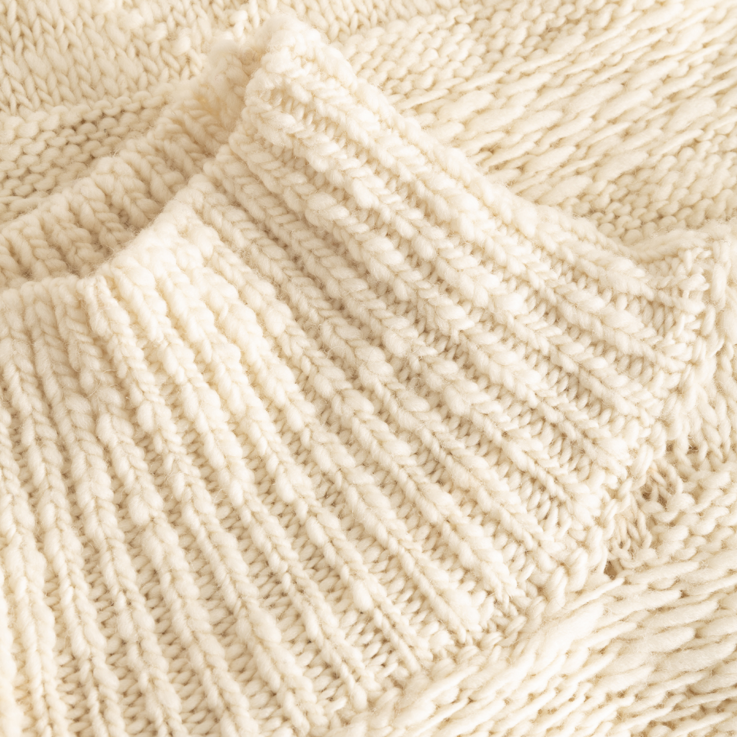Kelby Turtleneck, Egret