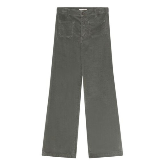 Romeo Pant, Moss