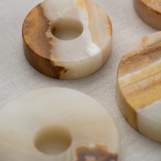 Glød Lysestage, Okker