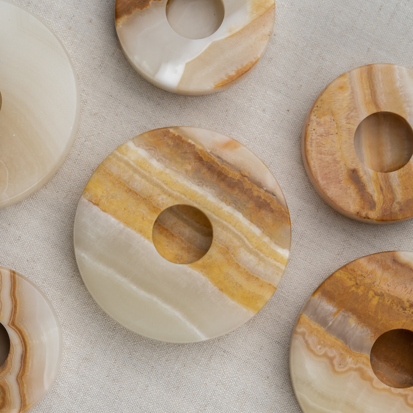 Glød Lysestage, Okker