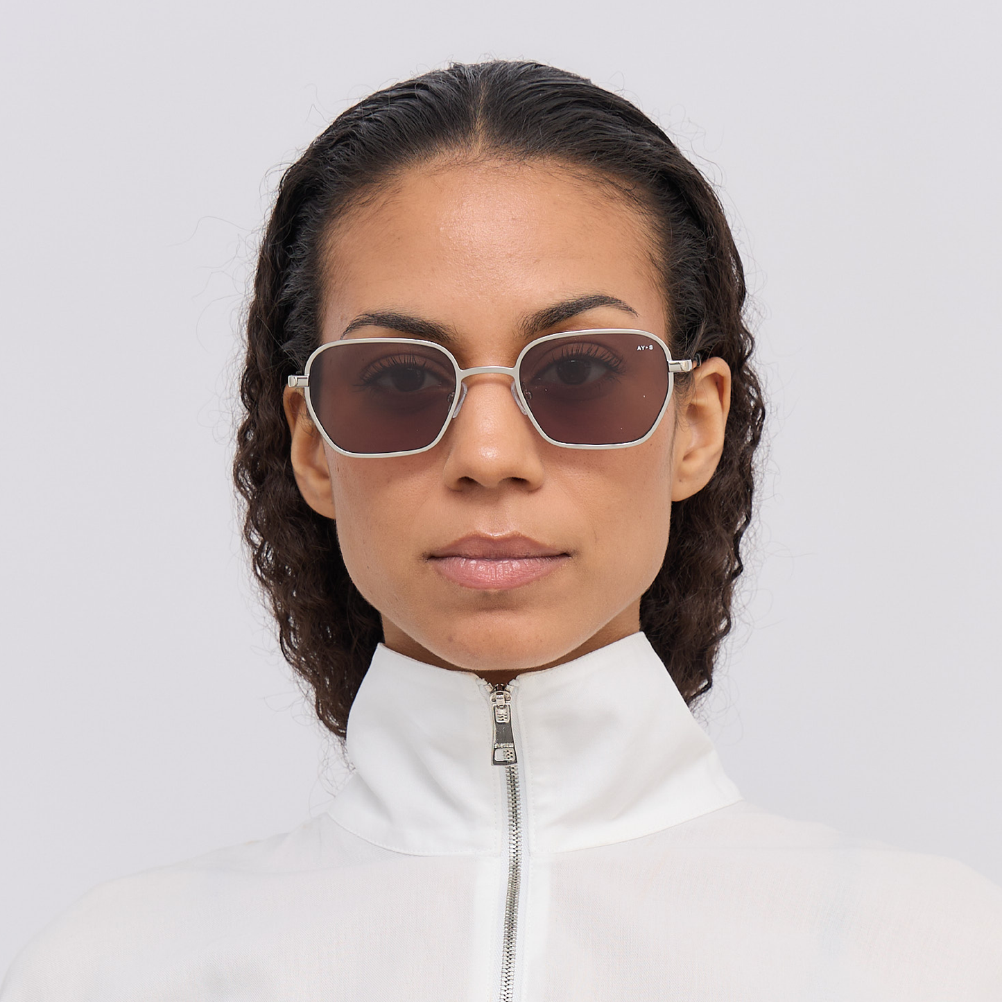 Decent Solbriller, Shiny Silver