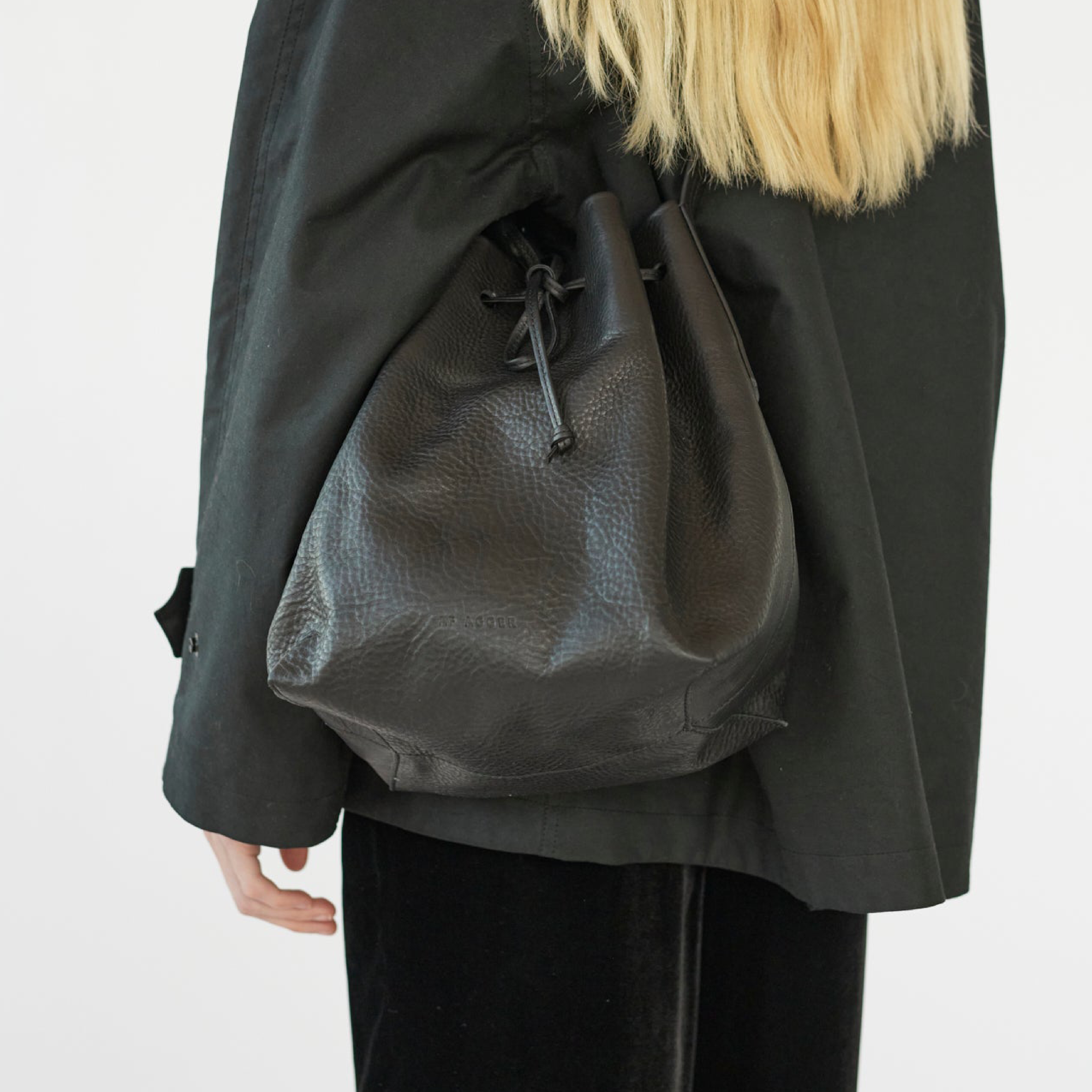 Full Grain Leather Bucket Bag, Black