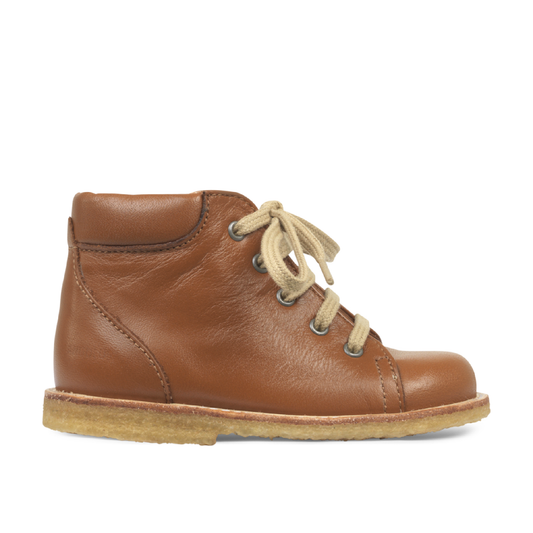 Classic Beginner Shoe With Lace, Cognac 