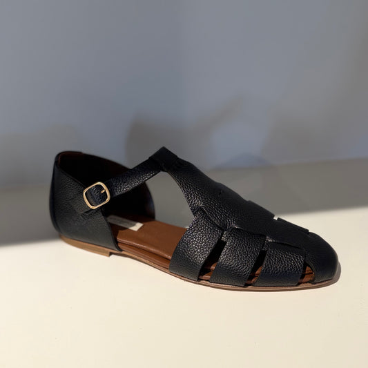 Lain Pebbled Soft Calf Sandaler, Black