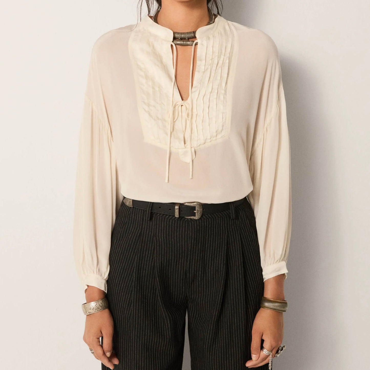 Giovanni Blouse, Pearl
