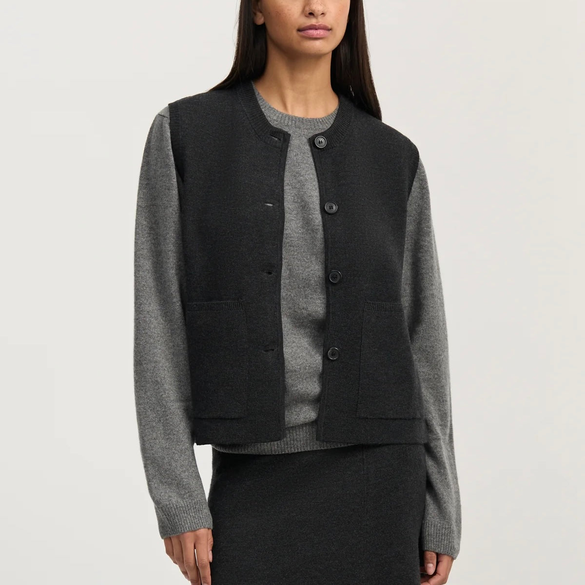 Elva Vest, Antracite