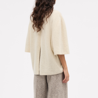 Kolly Yak Strik, Ivory