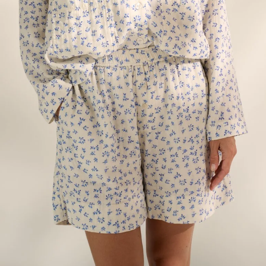 Lia Shorts Flower, Blue Flower
