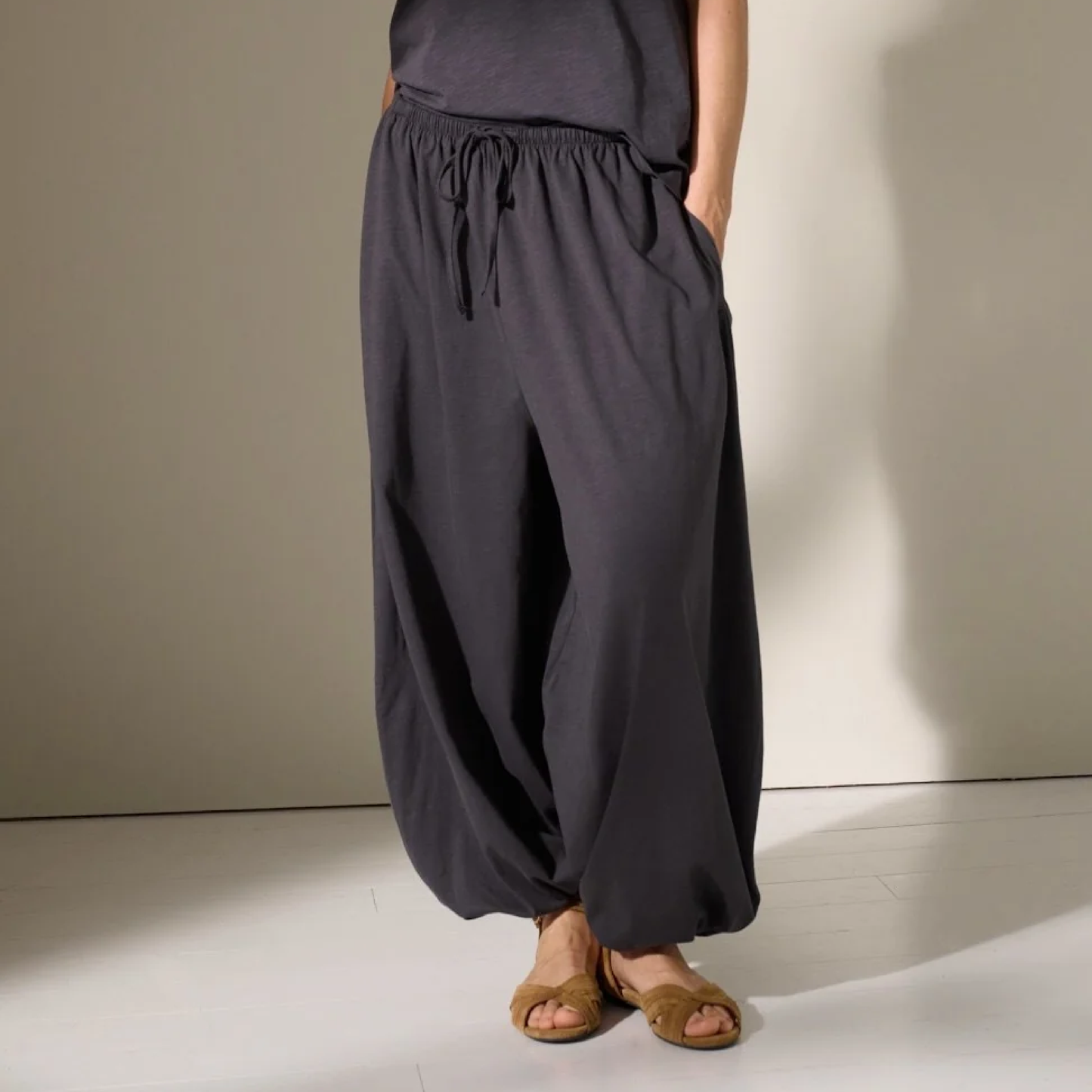 Breathe Pants, Dark Grey