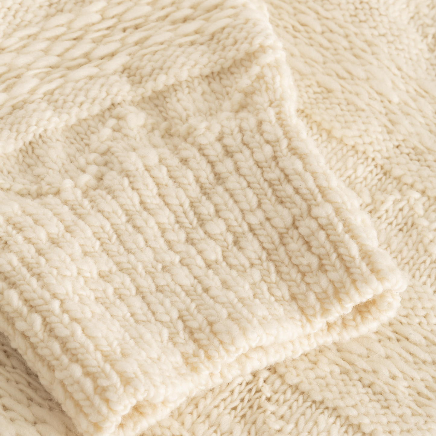 Kelby Turtleneck, Egret