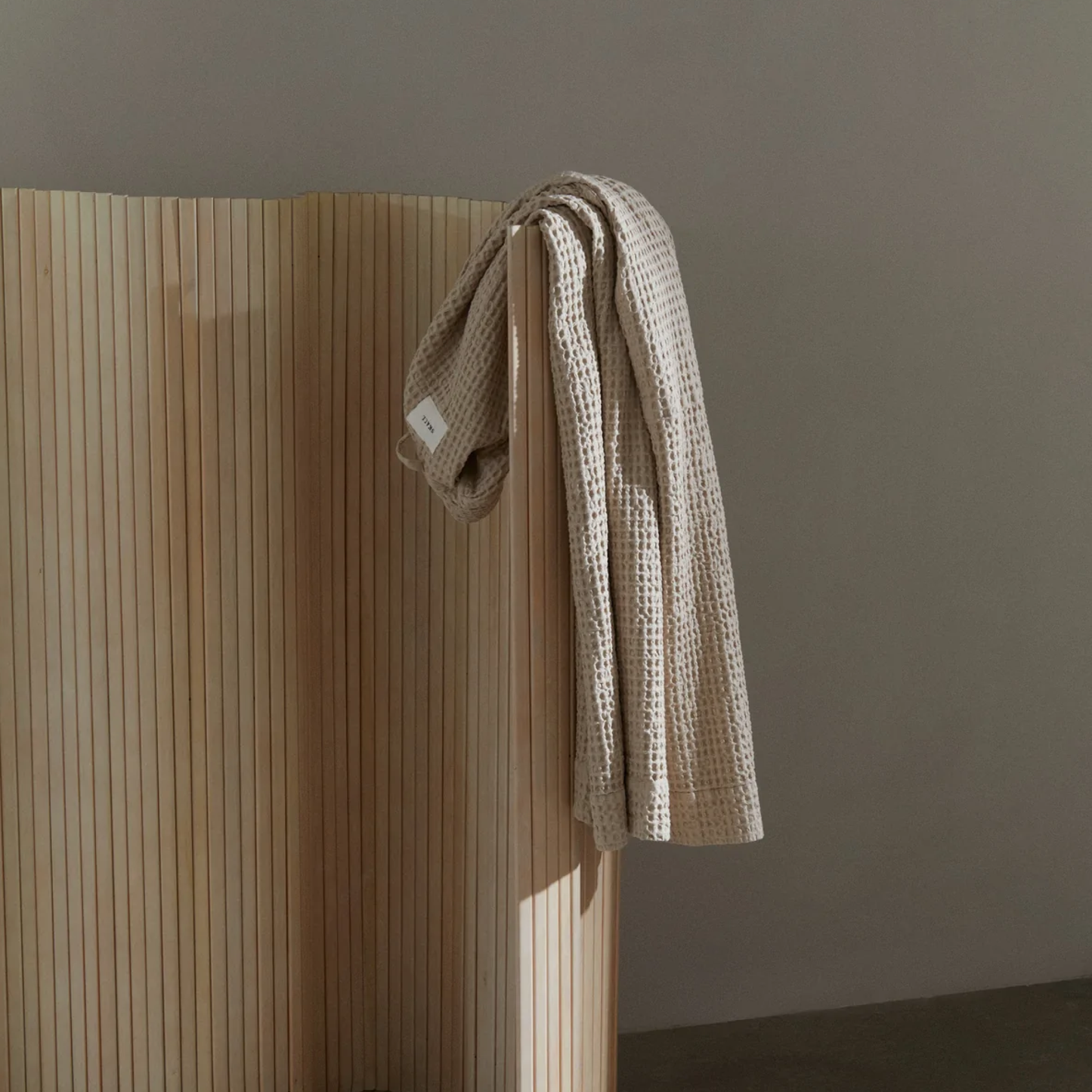 Shell Bathrobe, Sand