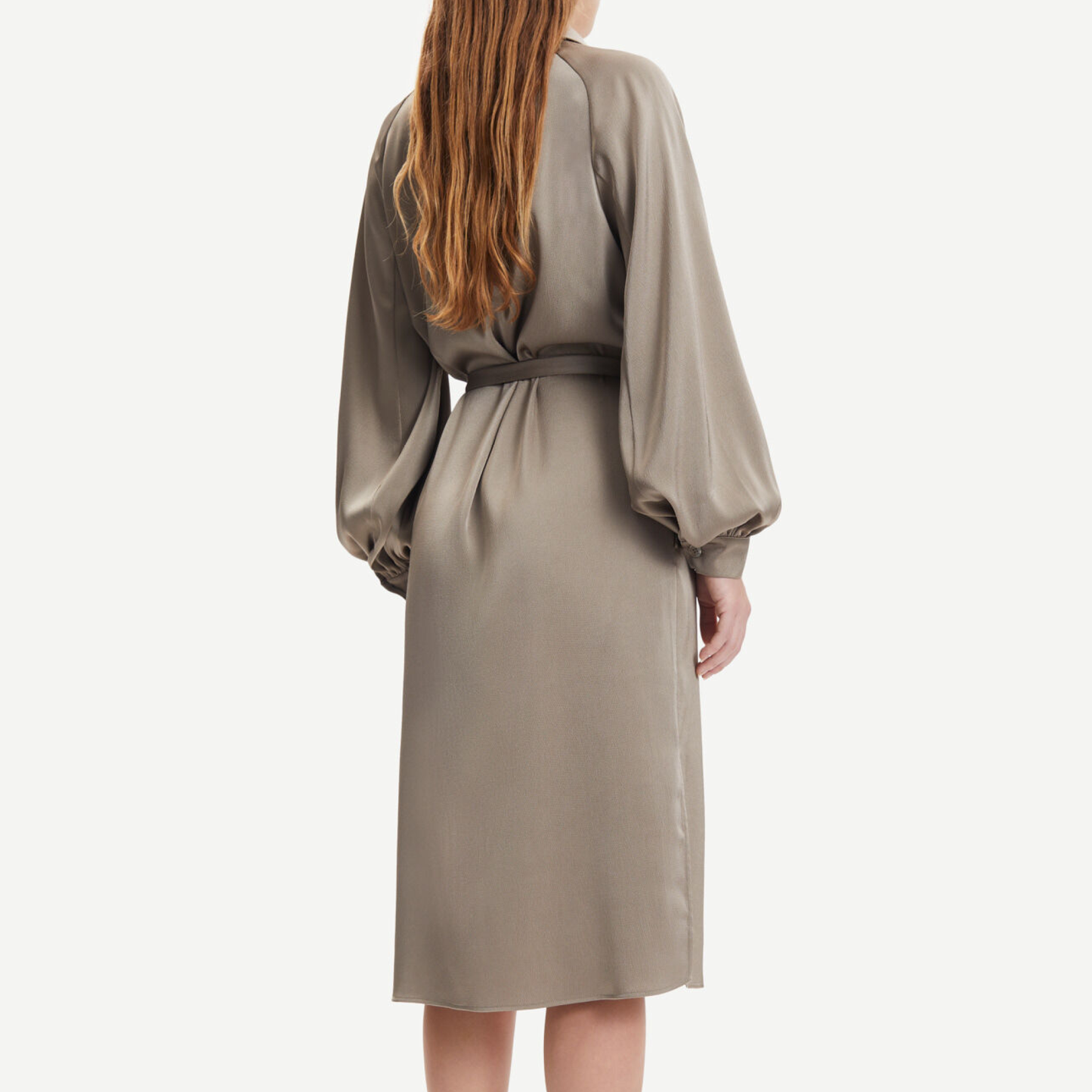 Nika Kjole, Beige