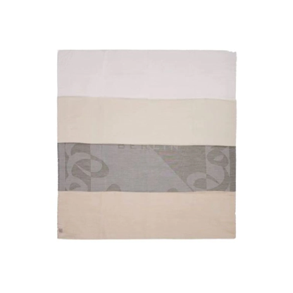 Scarf Amika, Nudes