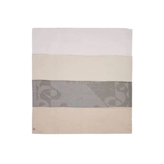 Scarf Amika, Nudes